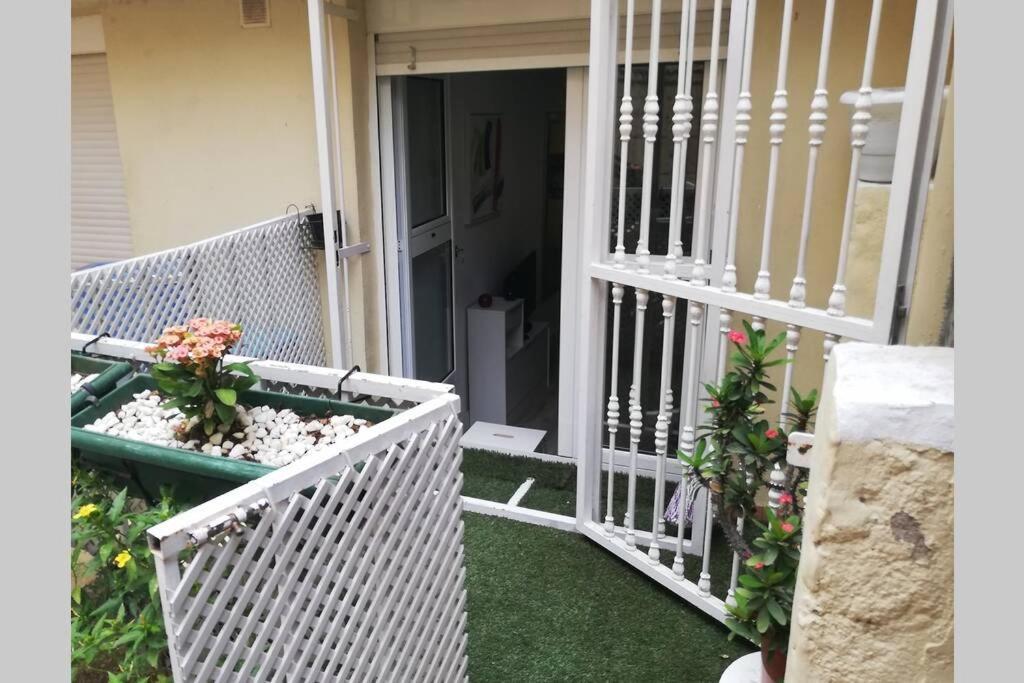 Studio Apartment La Lajilla Located At Beachfront Arguineguin Kültér fotó